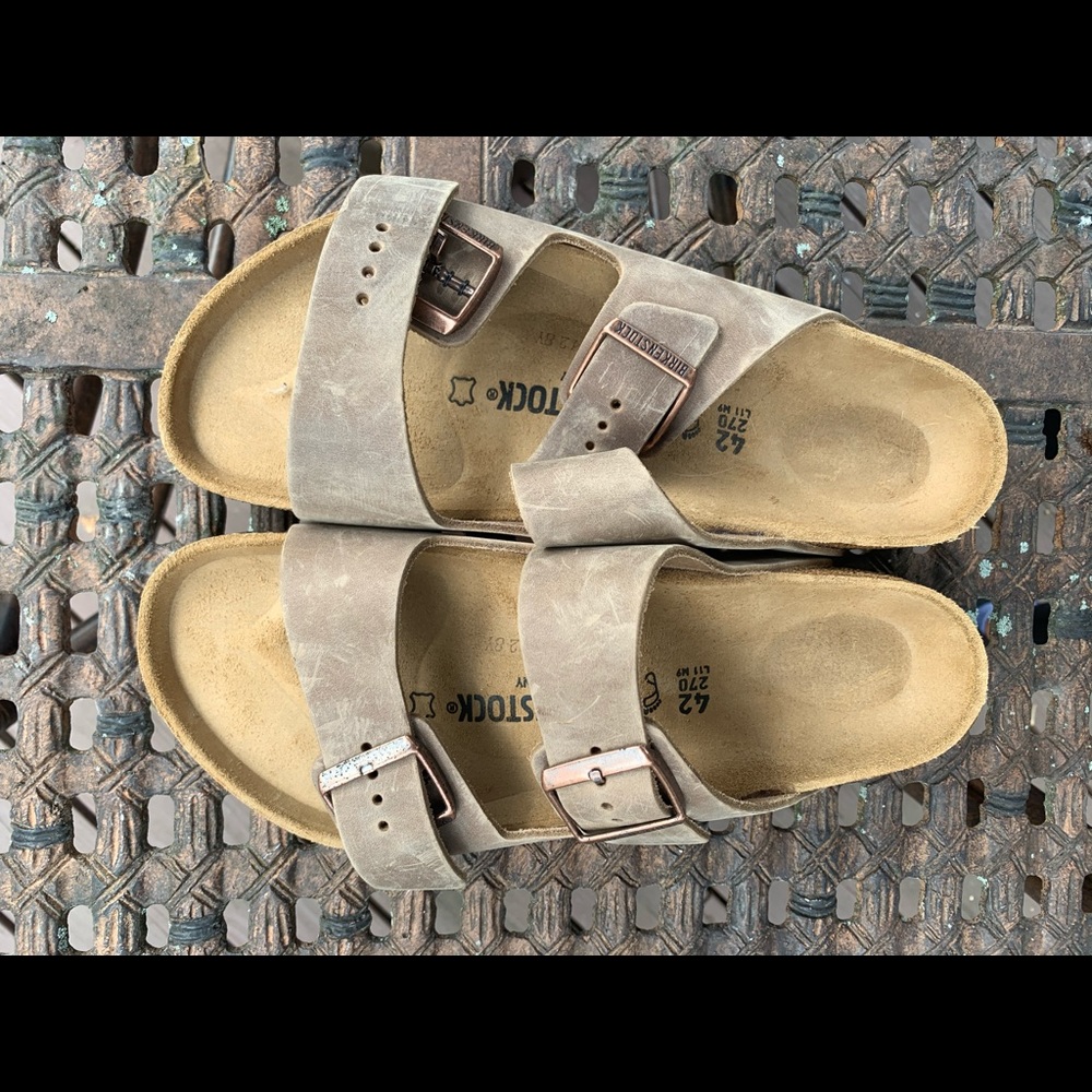 Birkenstock Arizona’s Tobacco Brown Size 11